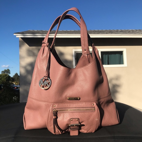Michael Kors Handbags - Michael Kors soft leather rose/mauve purse